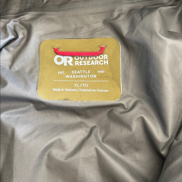 Outdoor Research Foray II rain shell/jacket - Picture 3 of 6